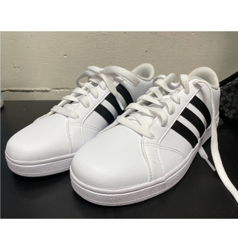 Adidas Baseline K Size 5